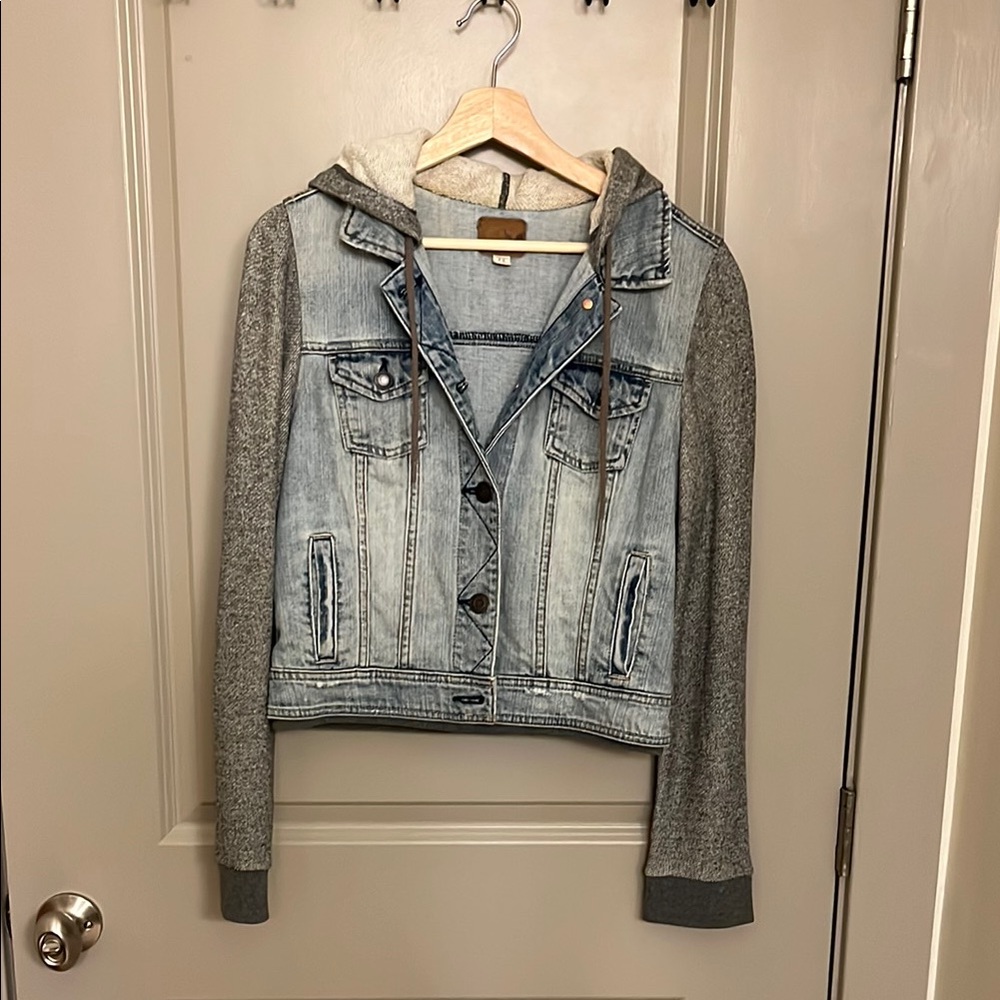 American Eagle Outfitters Blue and Gray Jean Jacket